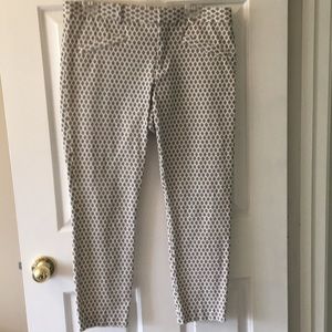 Patterned gap ankle point pants